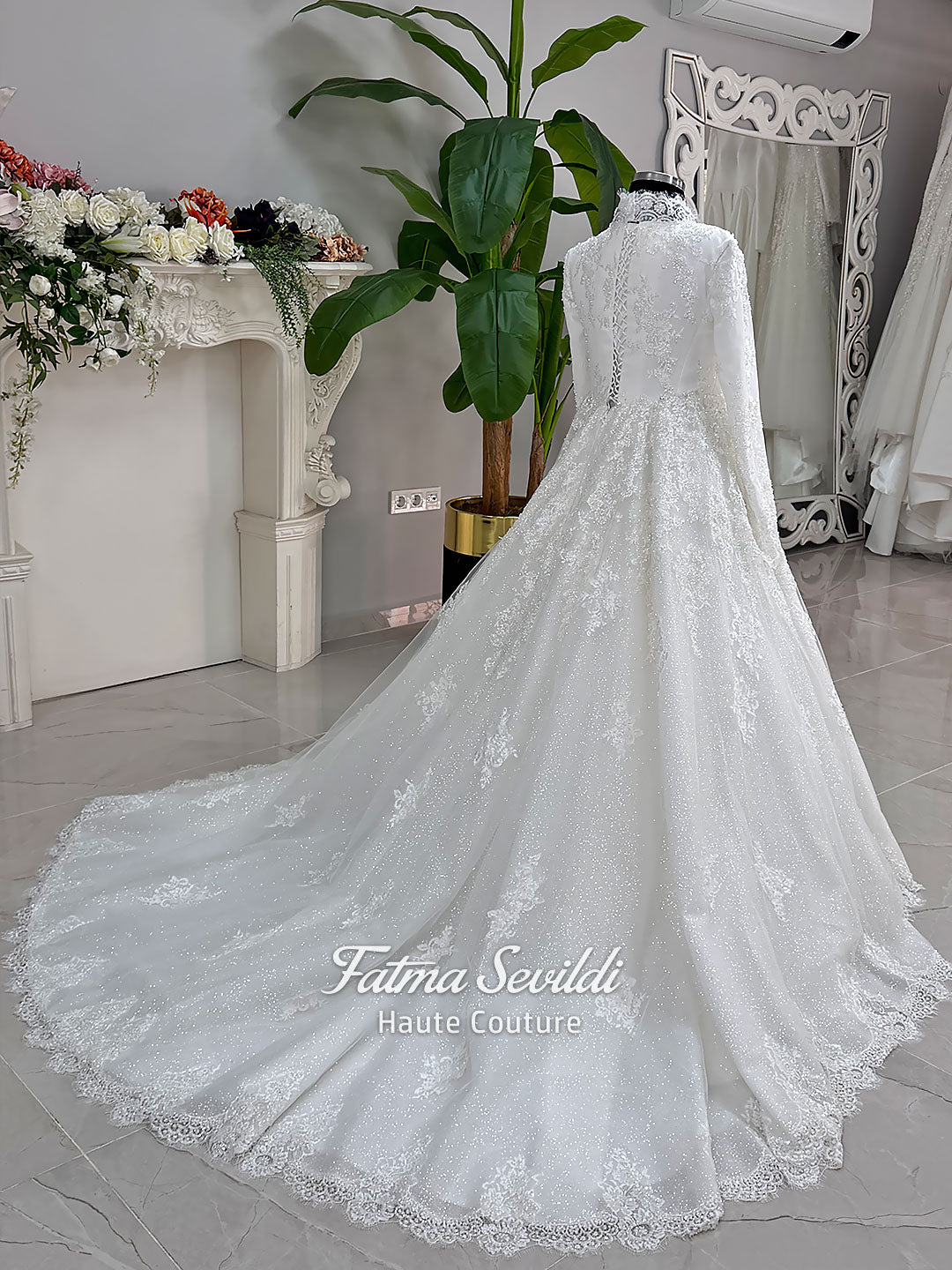 Luxury Hijab Wedding Dress Veiled Sparkle Tulle Long Sleeve Modest Bridal Gown