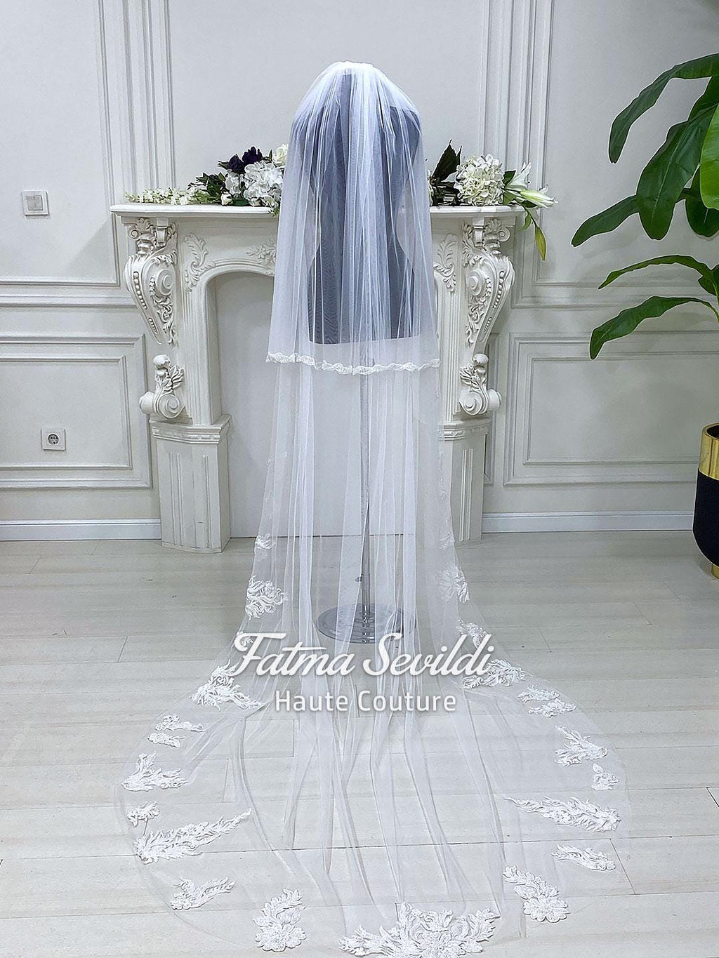 Delicate white lace veiled hijab for modest Muslim bridal gown