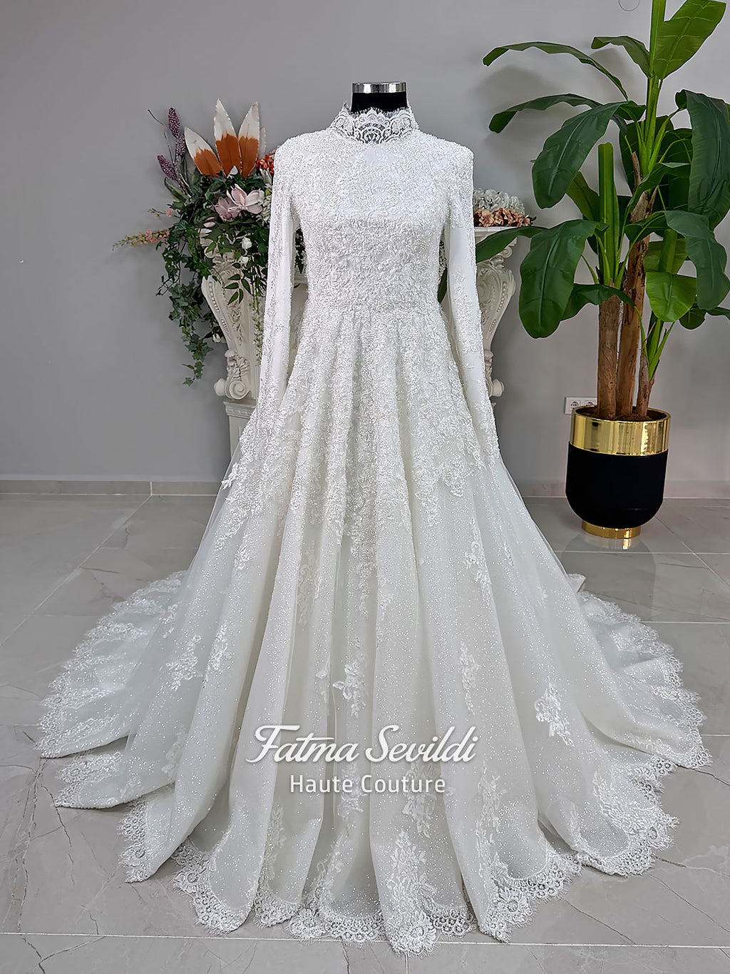 Luxury Hijab Wedding Dress Veiled Sparkle Tulle Long Sleeve Modest Bridal Gown
