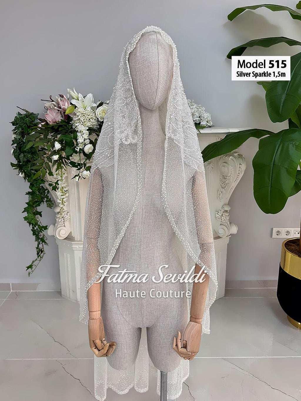 Silver sparkle veil model 515 with beaded lace and shimmering fabric
