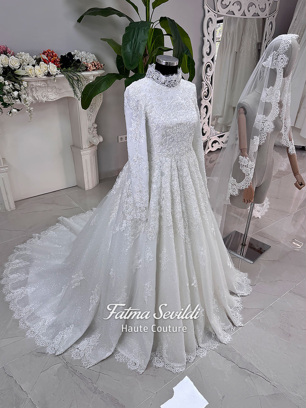 Luxury Hijab Wedding Dress Veiled Sparkle Tulle Long Sleeve Modest Bridal Gown