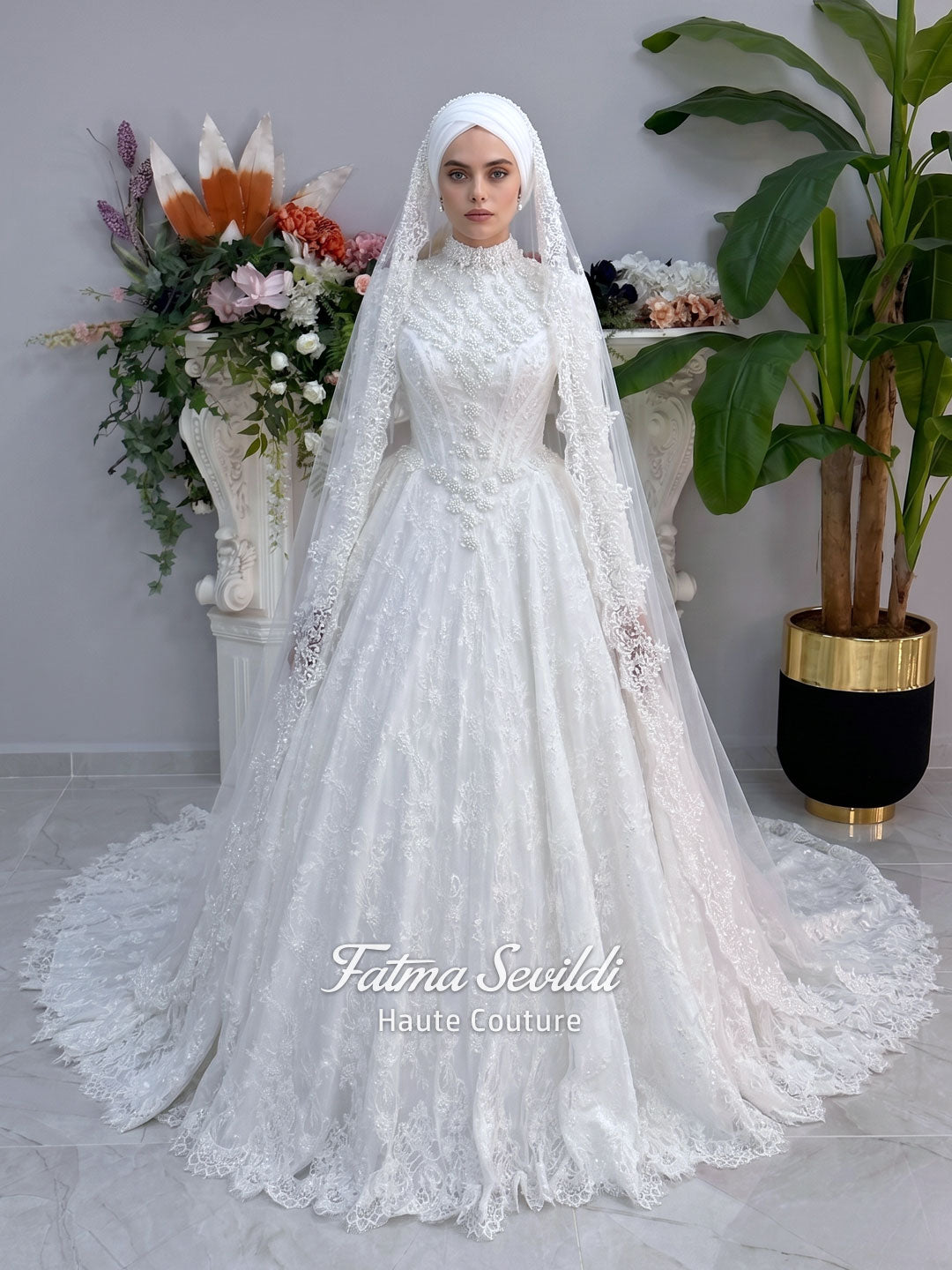 Lüks Prenses Model Tesettür Gelinlik, Uzun Kollu Yüksek Yaka, Duvaklı Hijab Gelinlik